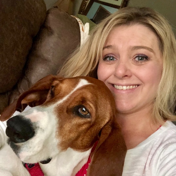 Meet your Posher, Lisa - Picture 2 of 3